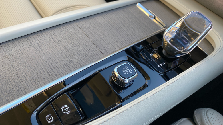 Volvo XC90 2.0 B5P Plus Edition Dark 5dr AWD Geartronic Petrol Estate